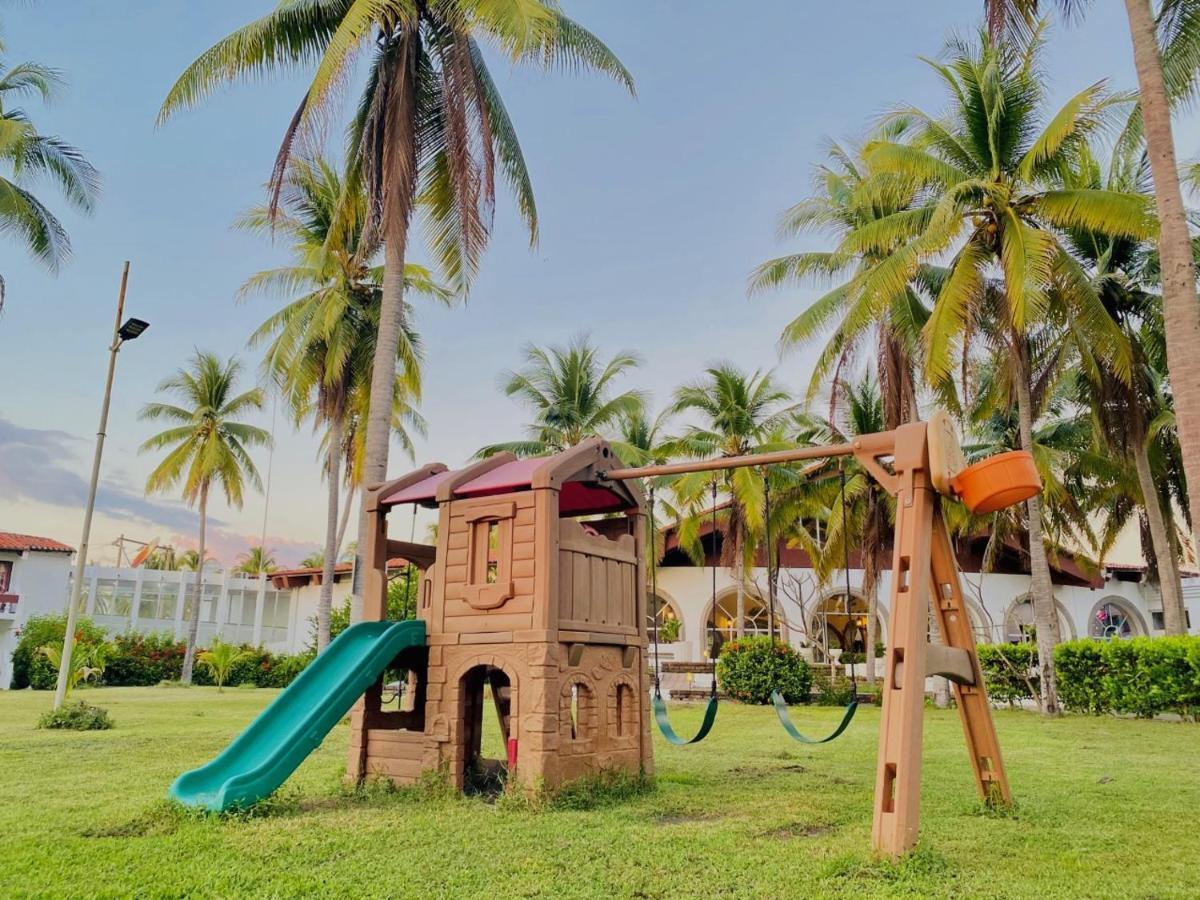Hotel Tesoro Beach San Luis La Herradura Екстериор снимка