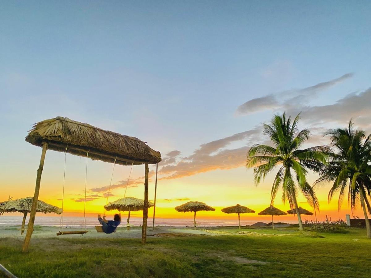 Hotel Tesoro Beach San Luis La Herradura Екстериор снимка