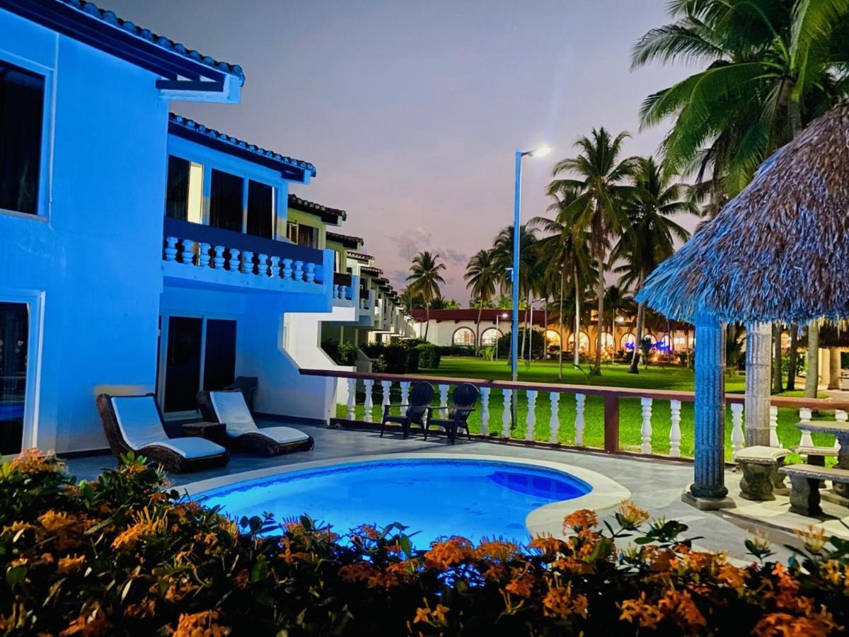 Hotel Tesoro Beach San Luis La Herradura Екстериор снимка
