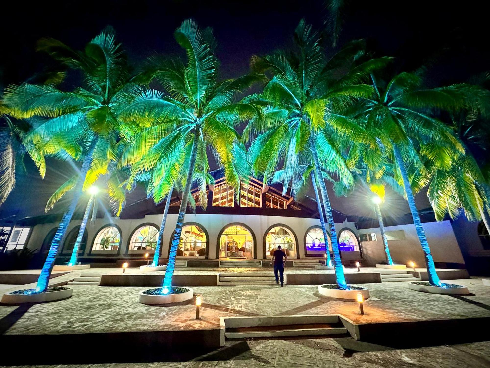 Hotel Tesoro Beach San Luis La Herradura Екстериор снимка