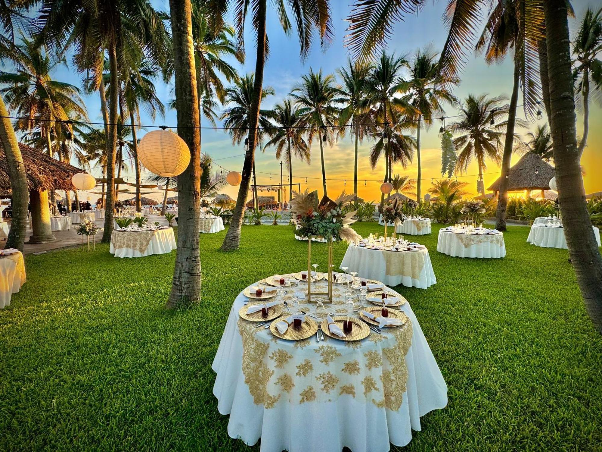 Hotel Tesoro Beach San Luis La Herradura Екстериор снимка