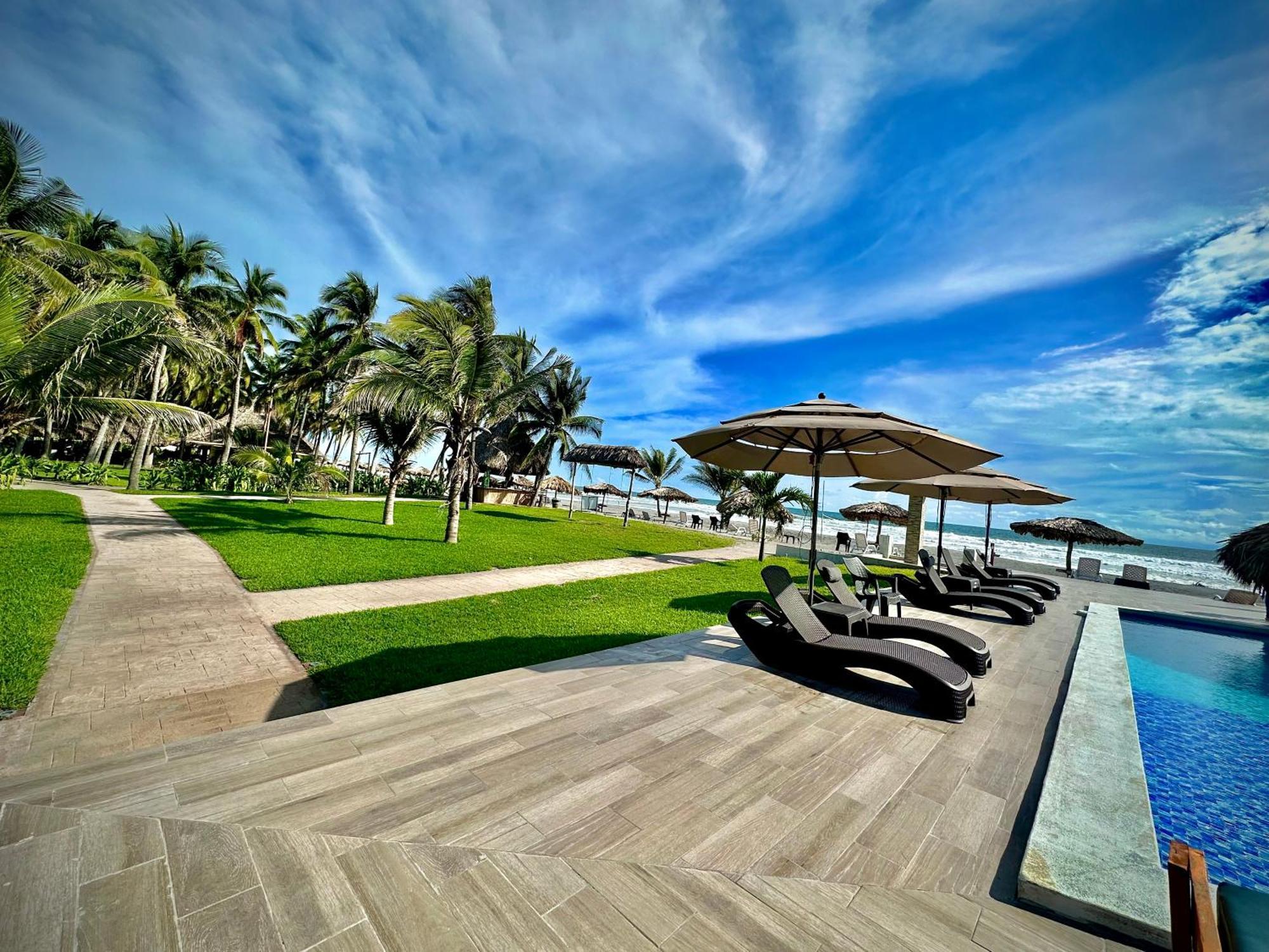 Hotel Tesoro Beach San Luis La Herradura Екстериор снимка