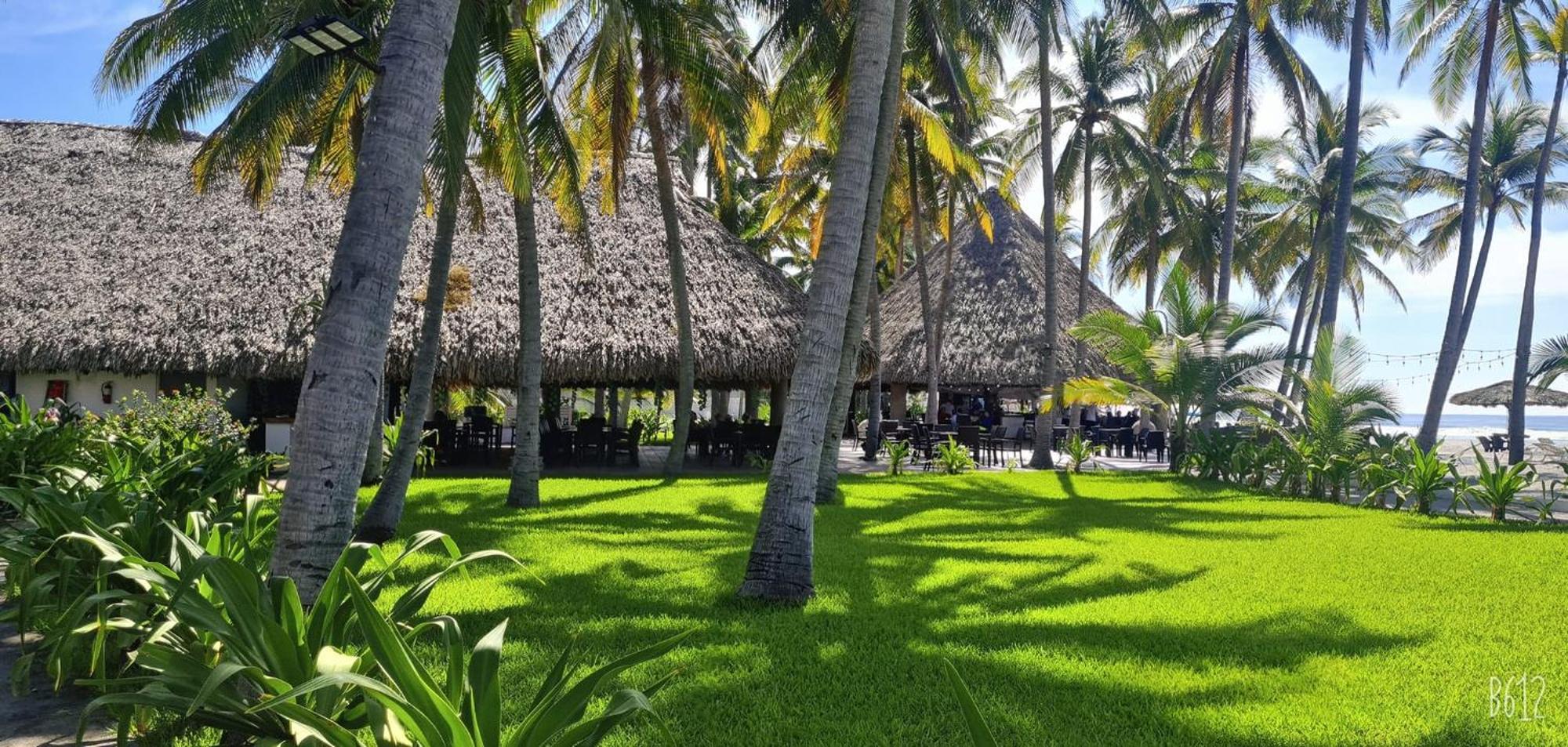 Hotel Tesoro Beach San Luis La Herradura Екстериор снимка