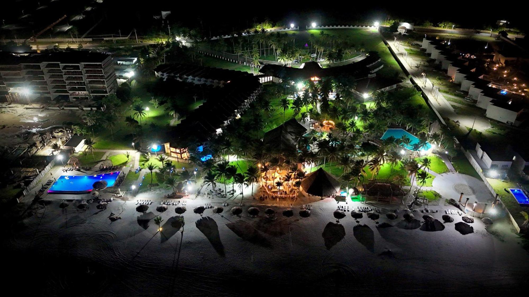 Hotel Tesoro Beach San Luis La Herradura Екстериор снимка
