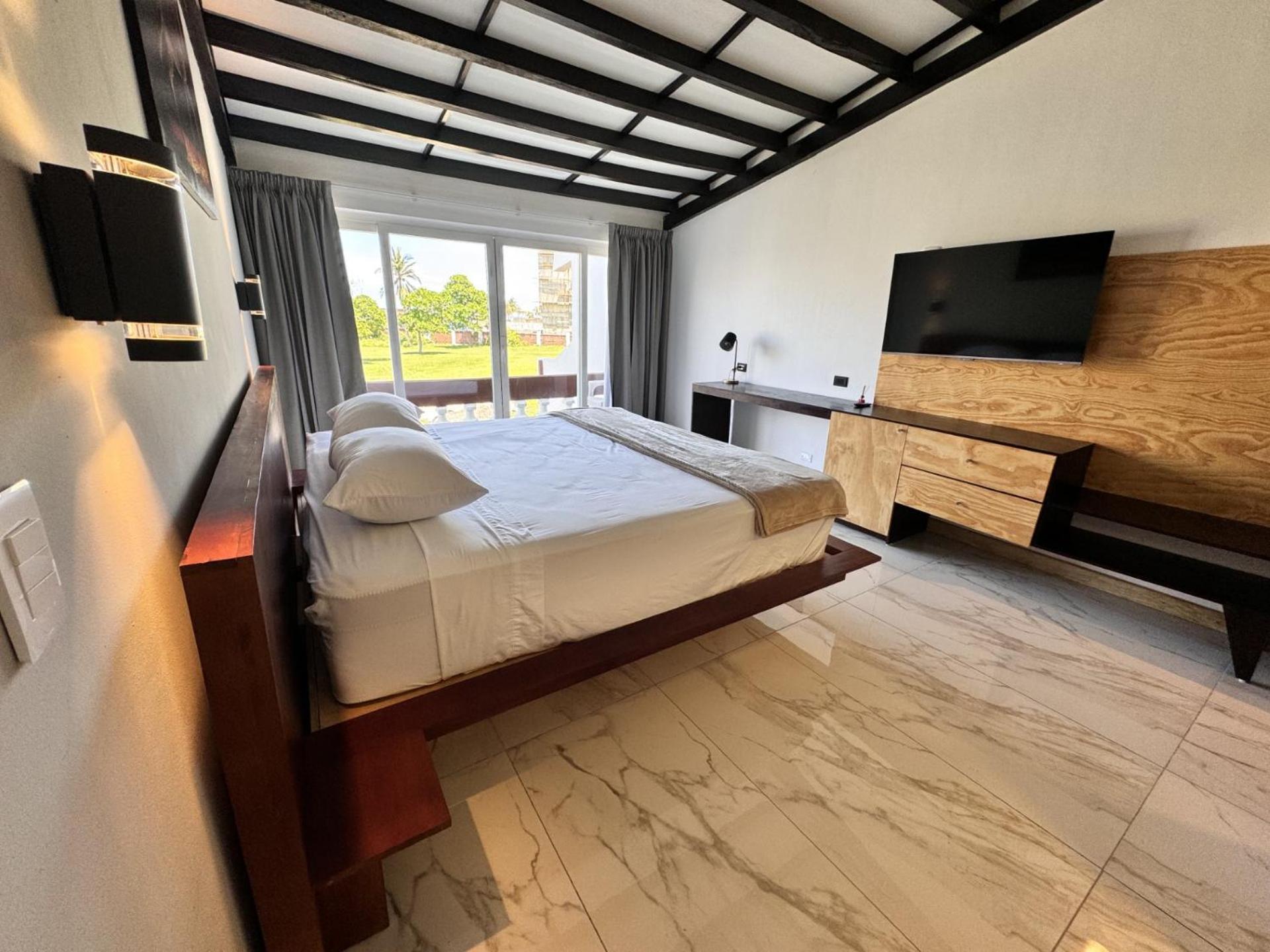 Hotel Tesoro Beach San Luis La Herradura Екстериор снимка
