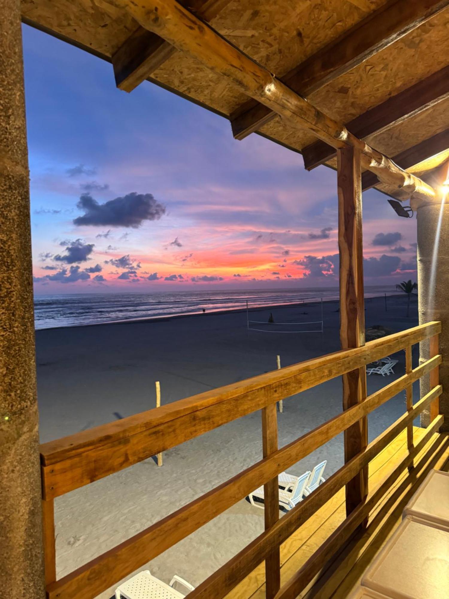 Hotel Tesoro Beach San Luis La Herradura Екстериор снимка