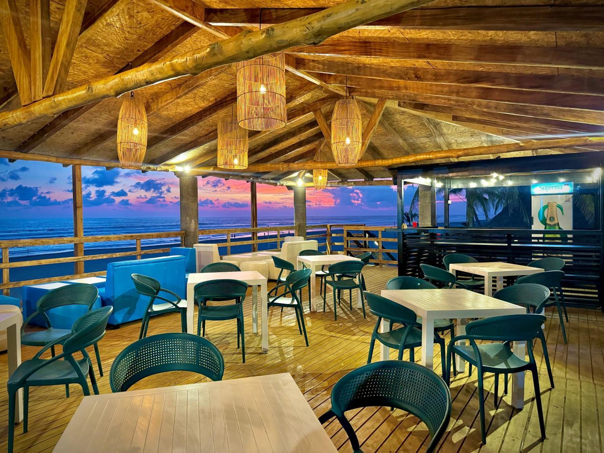 Hotel Tesoro Beach San Luis La Herradura Екстериор снимка