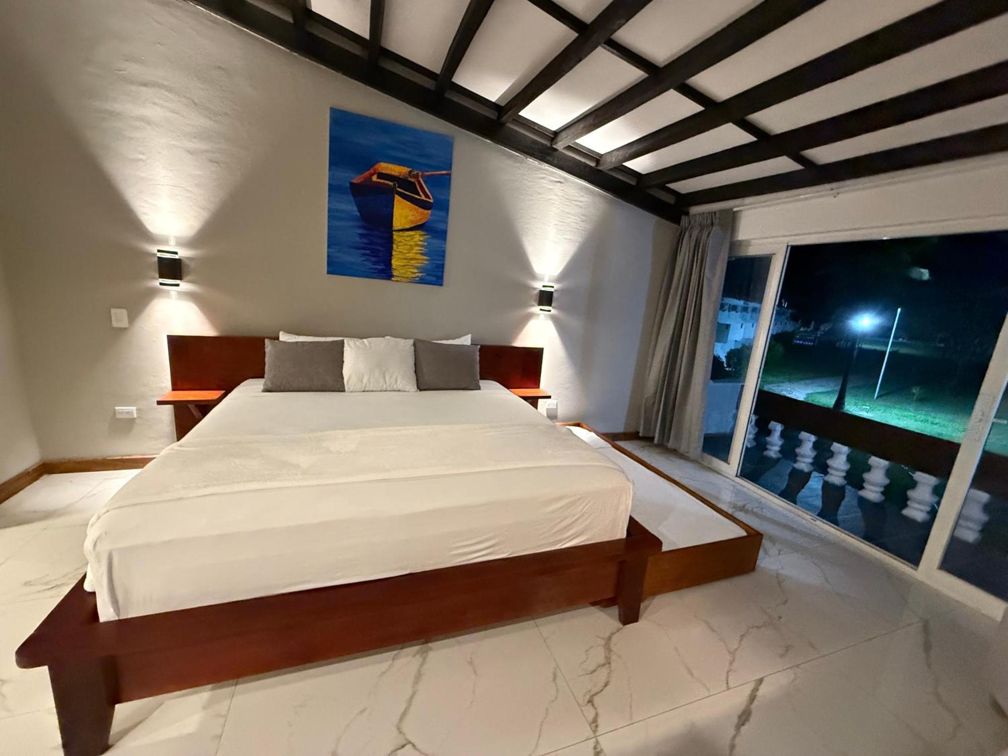 Hotel Tesoro Beach San Luis La Herradura Екстериор снимка